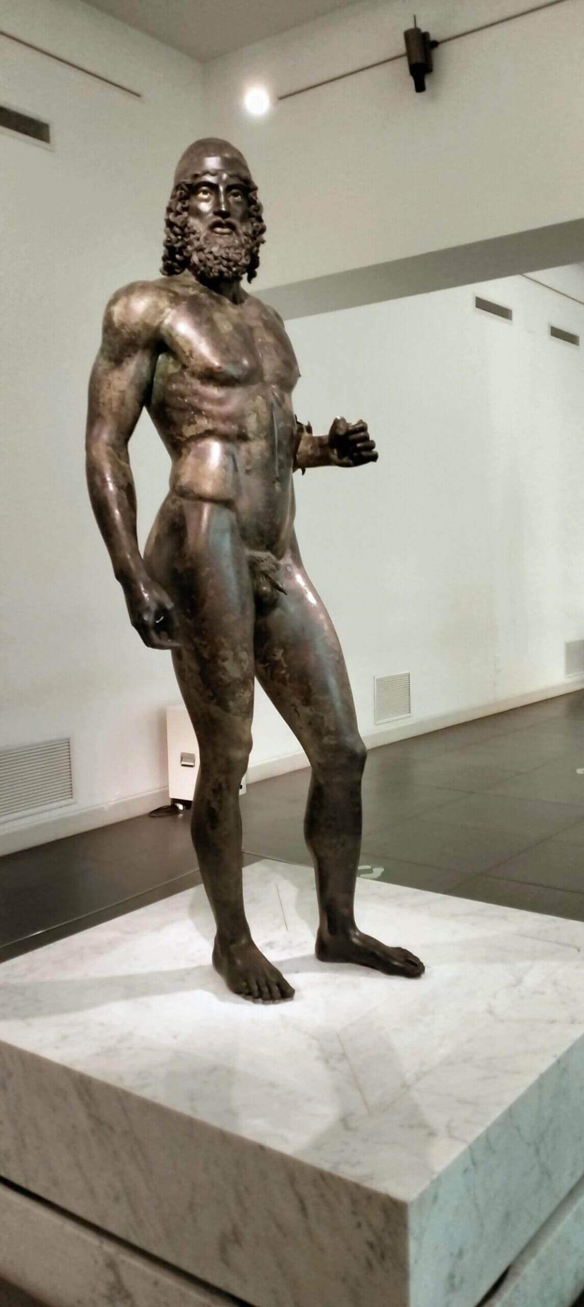 bronzi riace 01 A scaled