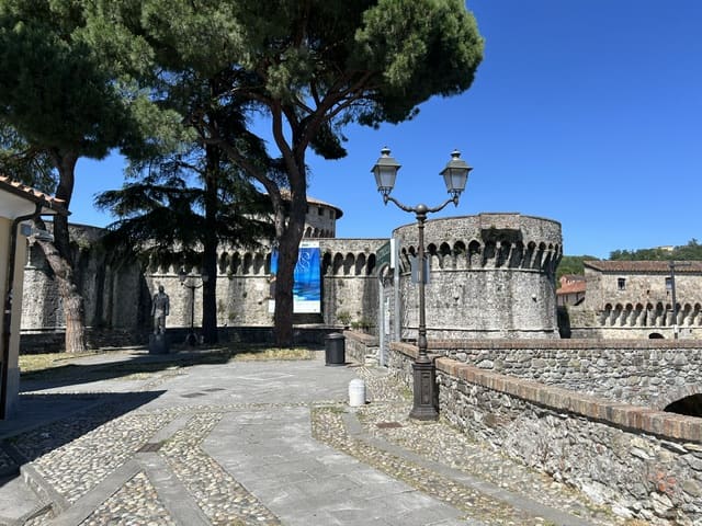 Visita della DT Milano alla Base Elicotteristi della Marina Militare 5 giu 26 11 Visita a Sarzana 5 giu 26 2 di 7
