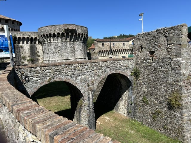 Visita della DT Milano alla Base Elicotteristi della Marina Militare 5 giu 26 12 Visita a Sarzana 5 giu 26 3 di 7