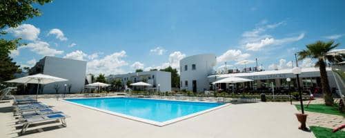 Family-Village-Medea-Beach piscina