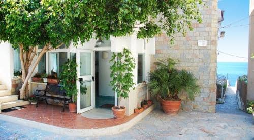 01-241-750x416